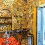 2 1 Dolce e Gabbana vendono la villa di Stromboli: oltre 500 mq, 7 suite, 9 bagni e affaccio da sogno sul mare