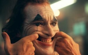 joker movie trailer gq 1 1 Chi è Joker? “Per interpretarlo ho rischiato di impazzire”
