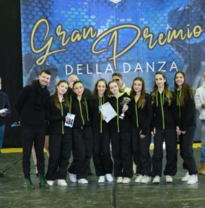 045A 74 95 Successo per il 3° concorso Gran Premio della Danza